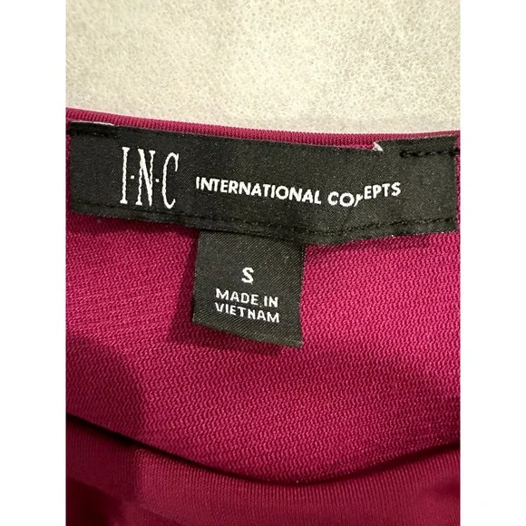 Deep Pink Blouse With Ruching, asymetrical, Puffy upper - Picture 5 of 7